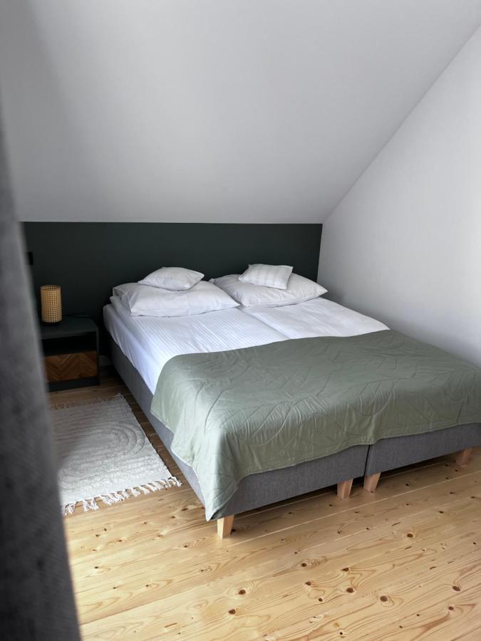 Chatki Miedzy Gorami Sosnówka Exteriör bild